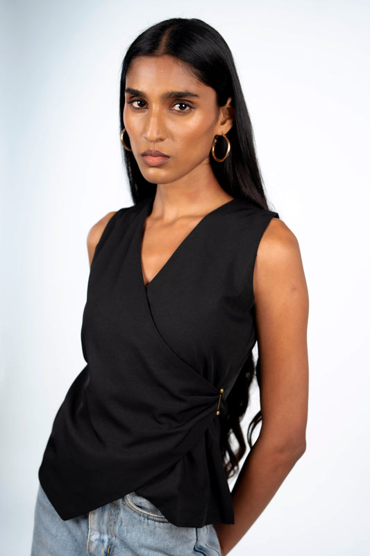 Textured Clasp Top