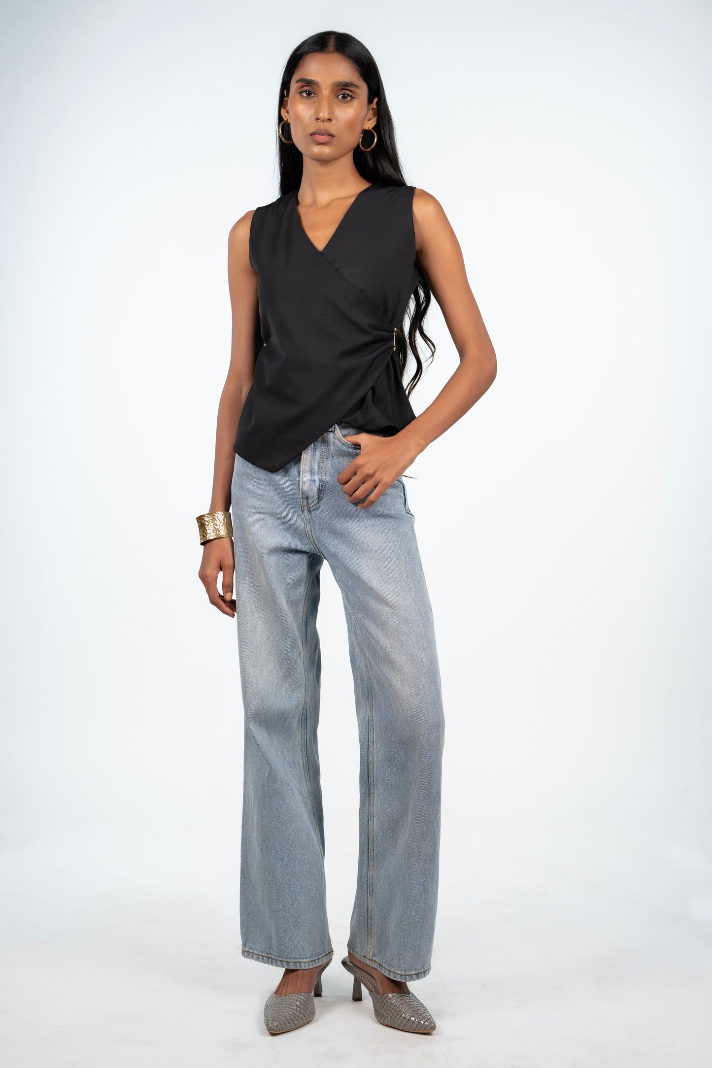Textured Clasp Top